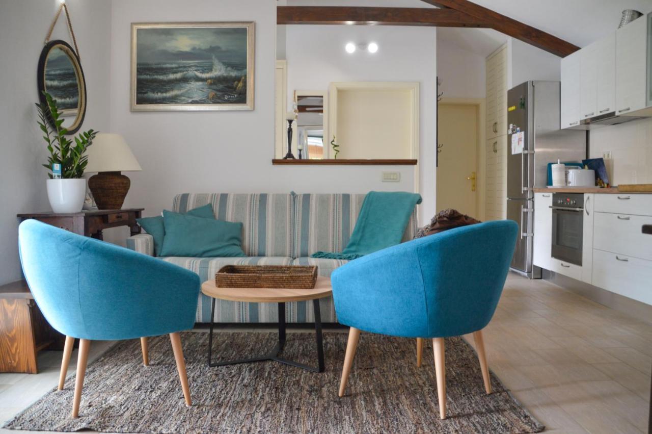 Issa Holiday Home - 3 Min Walk To Beach Kaštela Екстериор снимка