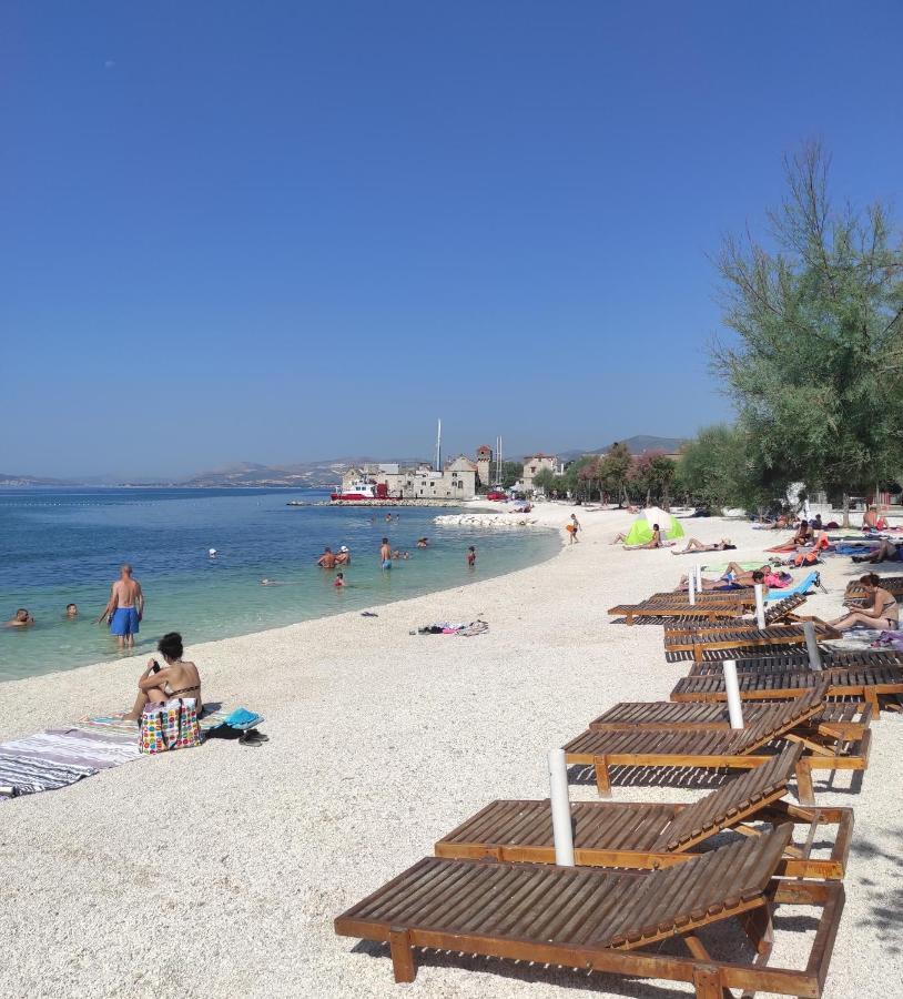 Issa Holiday Home - 3 Min Walk To Beach Kaštela Екстериор снимка
